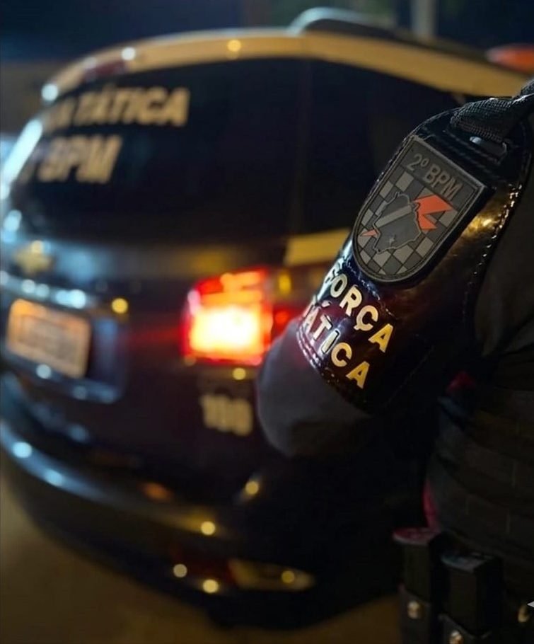 PM age rápido, fecha ponto de venda de drogas e prende jovem no Novo Oeste