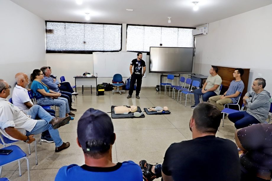 Curso de primeiros socorros capacita profissionais do turismo em Três Lagoas
