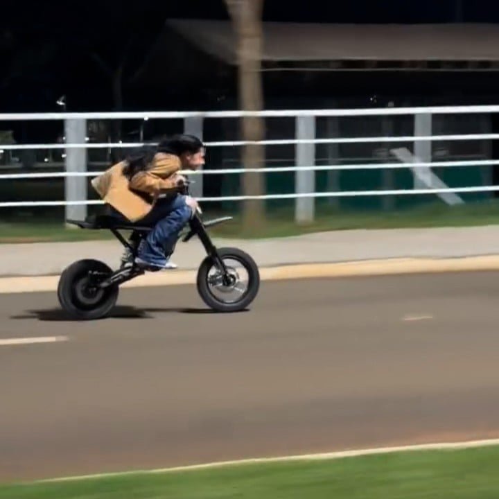 Com moto elétrica e 'invasão' de janela: Ana Castela revela bastidores agitados no Parque do Peão em Barretos