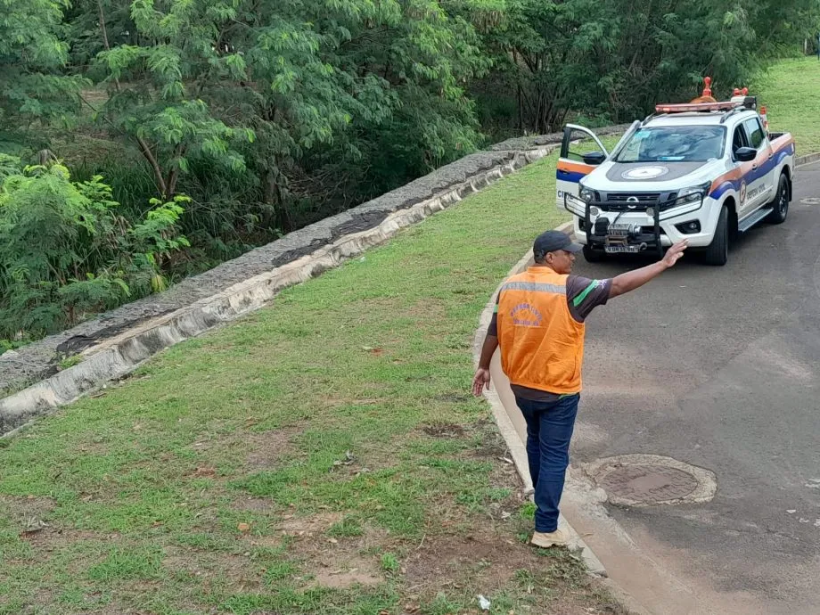 Defesa Civil realiza vistoria preventiva no Córrego da Onça em Três Lagoas