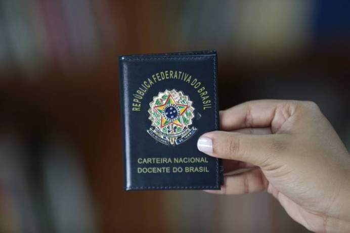 Docentes já podem pedir o documento digital da Carteira Nacional Docente em Três Lagoas (MS)