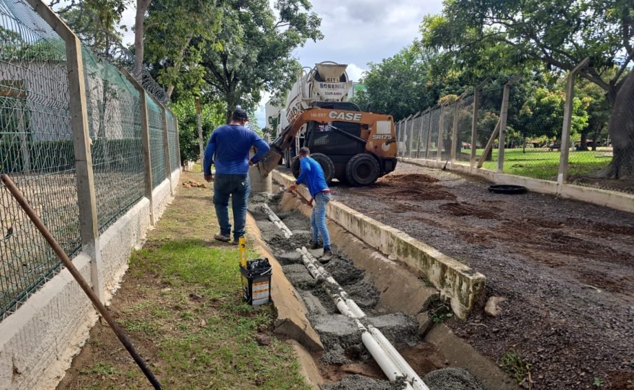 Via de acesso à marina do Balneário está sendo alargada e receberá pavimentação