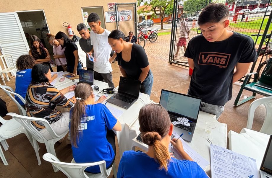 Feirão de Vagas conecta mais de 200 jovens ao mercado de trabalho