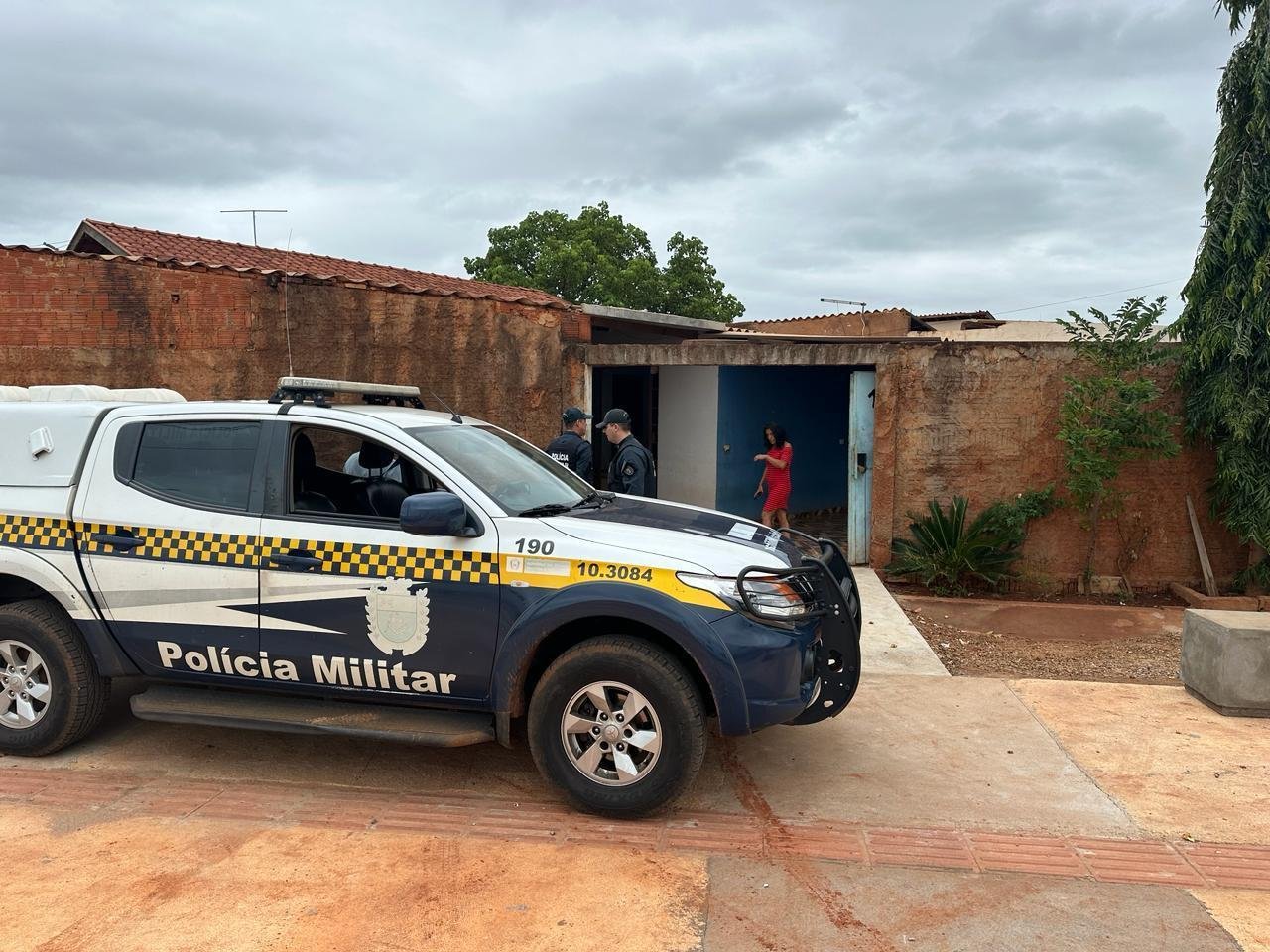 Homem de 30 anos é preso pela Polícia Militar após ameaçar ex e irmã