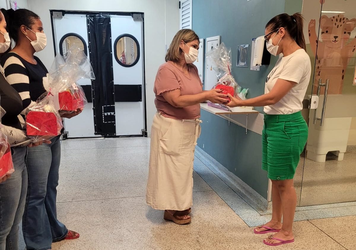 HR de Três Lagoas homenageia mães com ação de acolhimento