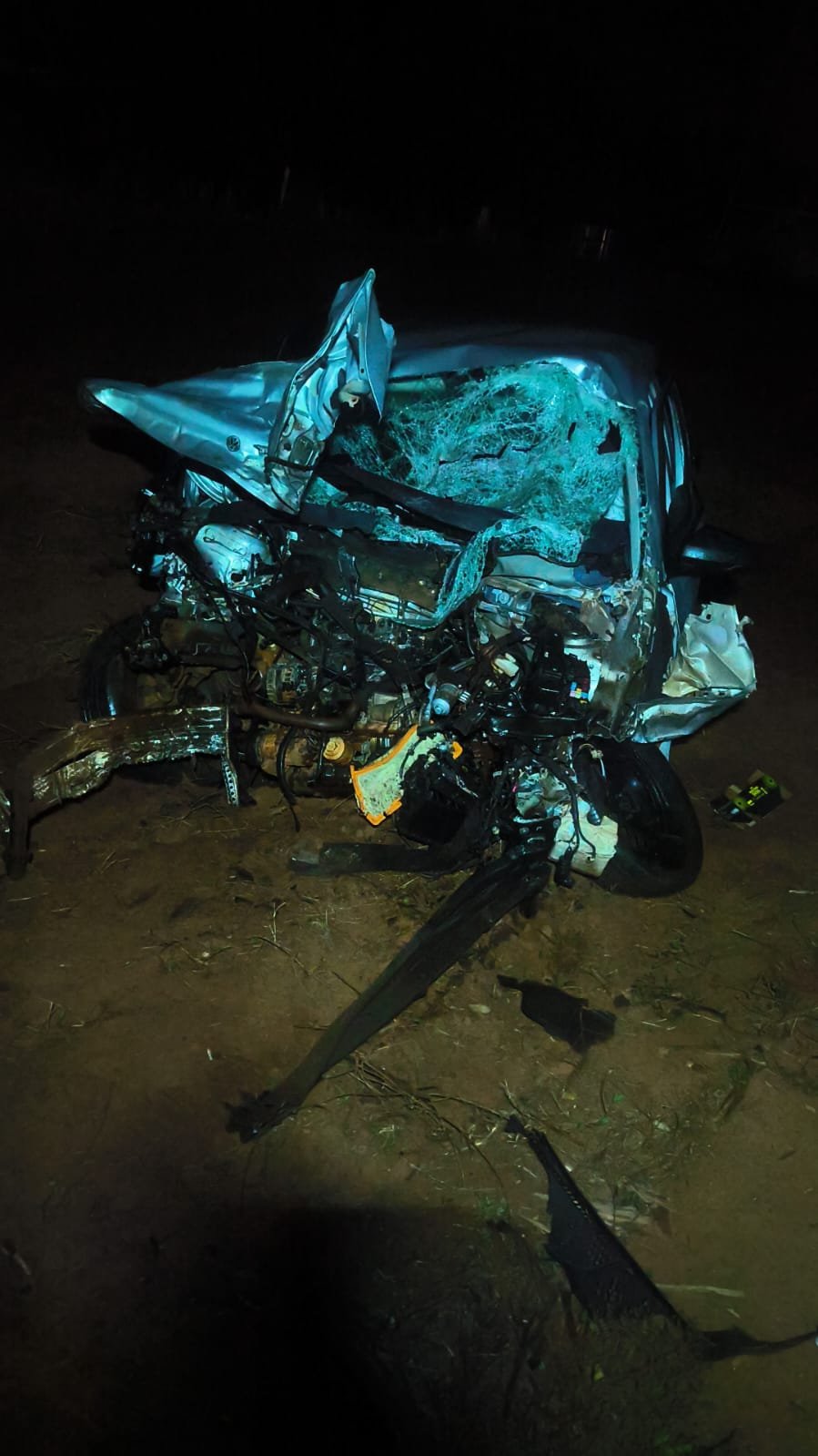 BR-262: Carro em zigue-zague causa grave acidente com caminhão e ônibus, dizem bombeiros