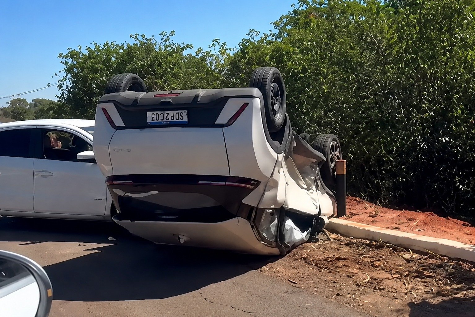 Colisão com capotamento na BR-158, em Três Lagoas, resulta em morte e feridos