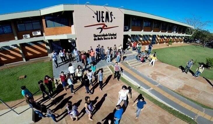 UEMS disponibiliza 1.383 vagas para graduação em 2027; exames serão realizados em Três Lagoas