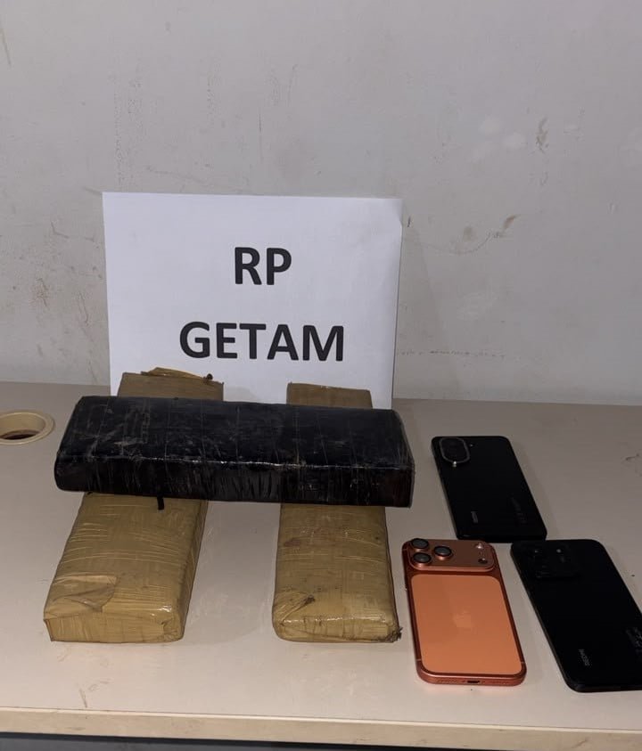 Motorista é preso com 3 quilos de maconha no Jardim das Violetas após fugir da PM