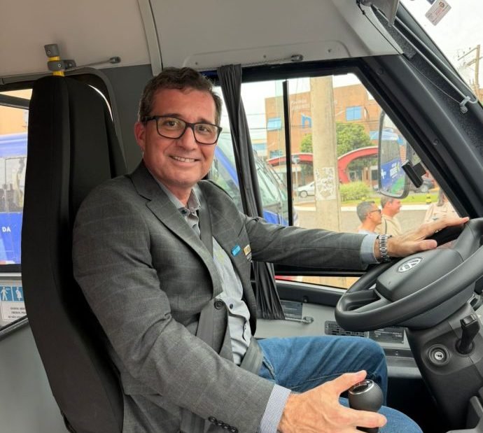 Três Lagoas é contemplada com novo veículo para transporte de pacientes do SUS por meio do programa Agora Tem Especialistas
