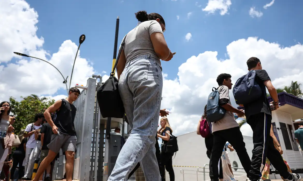 MEC divulga nova convocação da lista de espera do Fies para o 1º semestre