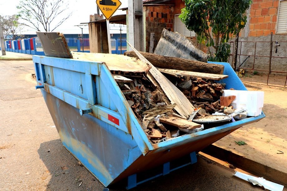 32 pontos de descarte atendem o Vila Nova C e D no Mutirão da Limpeza