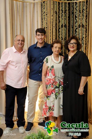 João Pedro Latta Celebra Formatura em Direito com Festa Memorável