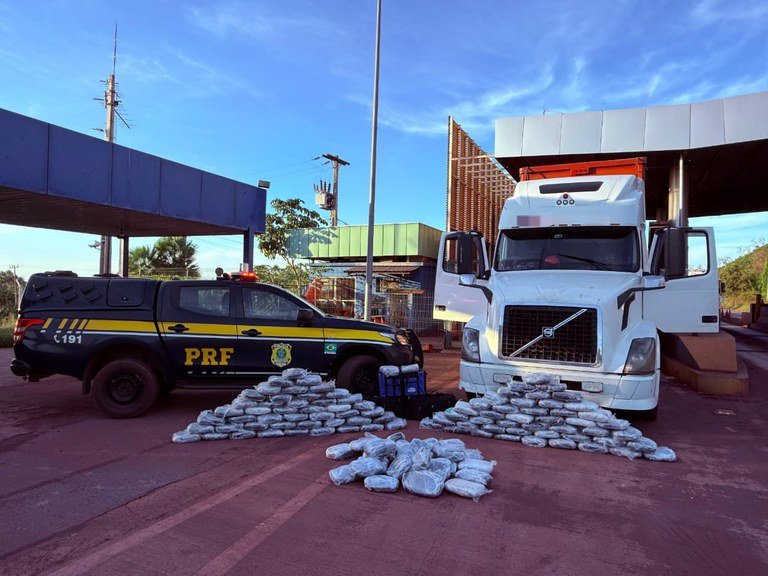 PRF Confisca 172 kg de Skunk em Corumbá, MS