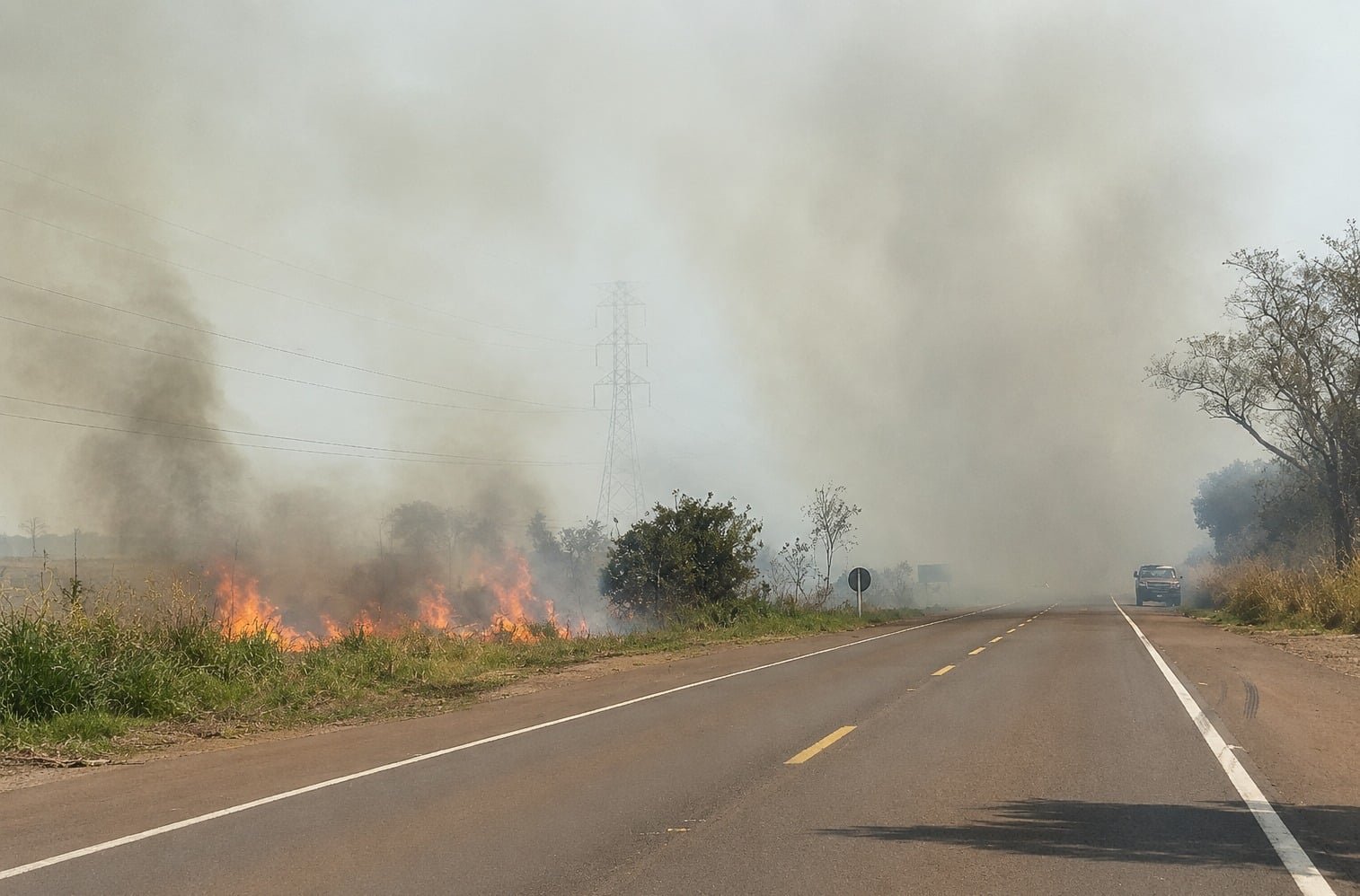 Incêndio na BR-262 mobiliza equipes de resgate e acende alerta para motoristas