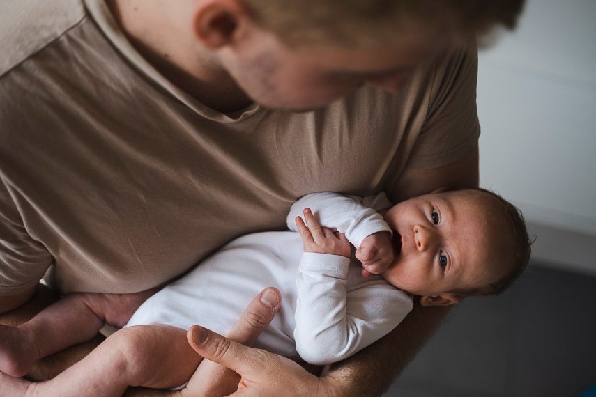 Câmara aprova aumento da licença-paternidade para pais de bebês prematuros