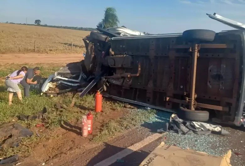 Tragédia na BR-163 mata cinco em batida com van de Eldorado