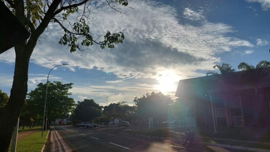 Semana começa com calor e chance de chuva em Três Lagoas