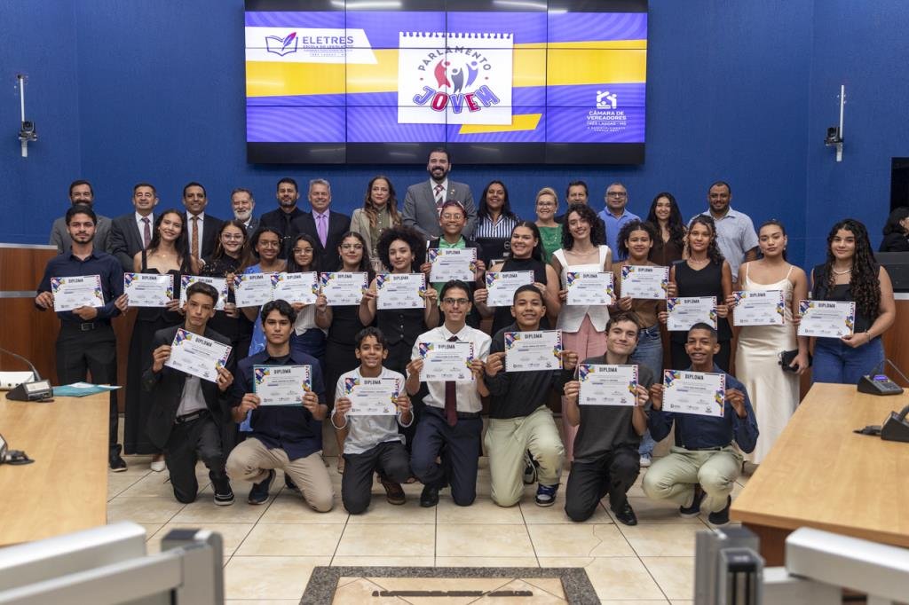 Câmara de Três Lagoas empossa integrantes do Parlamento Jovem 2026