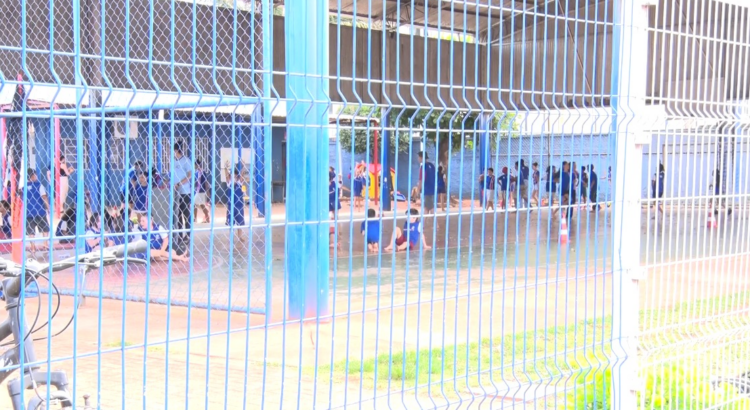 Escolas municipais enfrentam calor intenso e falta de climatização em Três Lagoas