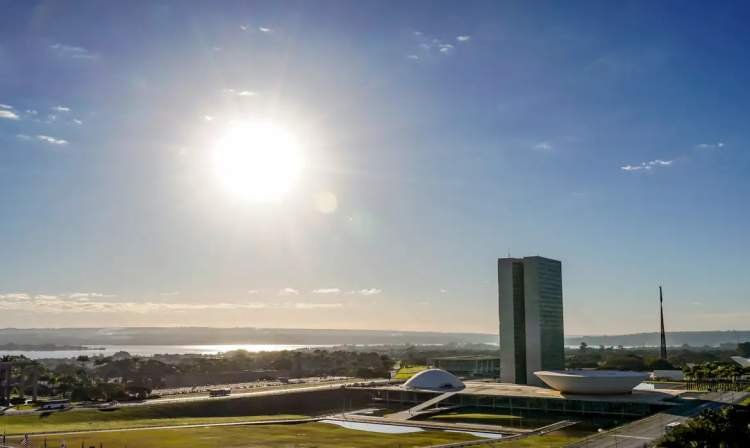 Fim da escala 6x1 avança no Congresso Nacional