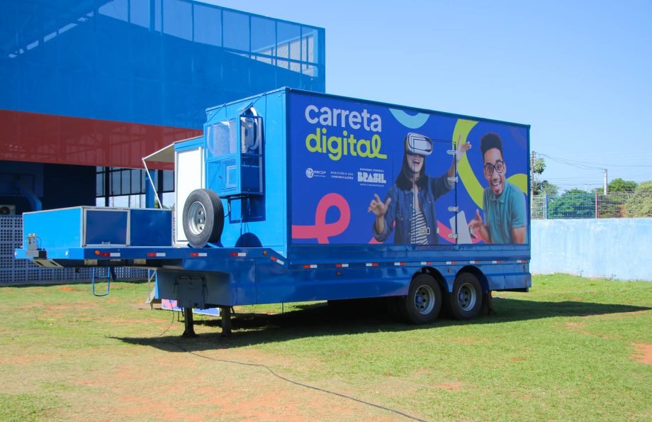 Carreta Digital já está em funcionamento e inicia capacitação de alunos da REME em Três Lagoas