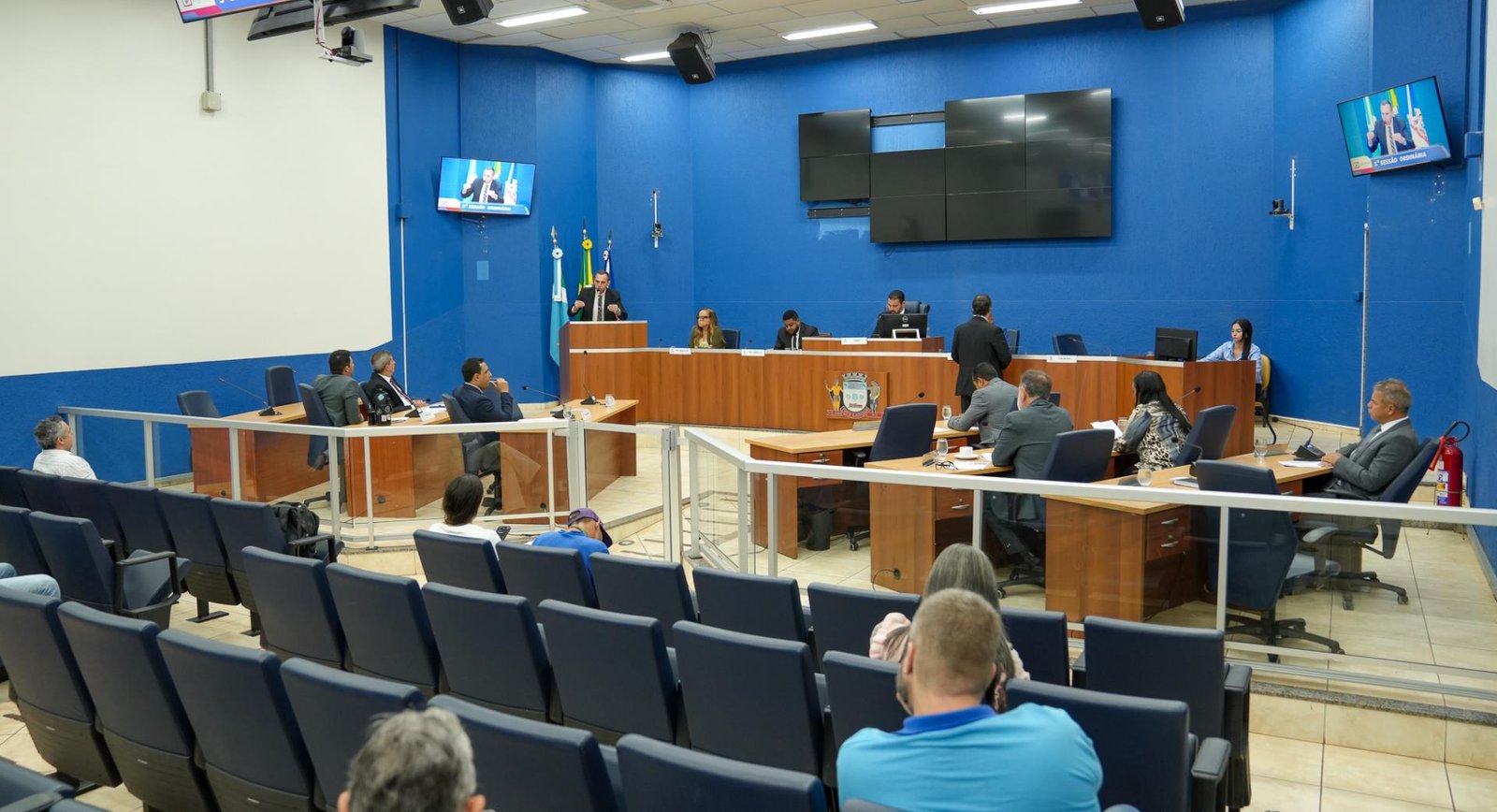 Câmara de Três Lagoas debate projeto de fiscalização colaborativa contra descarte irregular de lixo