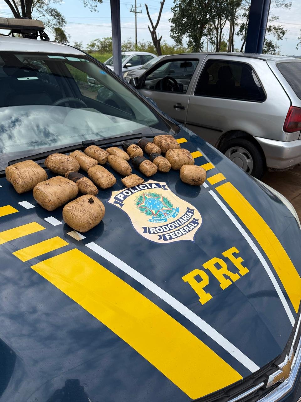 PRF realiza duas expressivas apreensões de drogas e cigarros contrabandeados na Costa Leste de MS