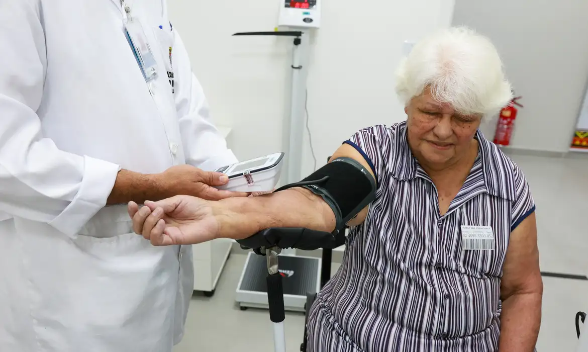 Consumo com saúde pela população 50+ deve atingir a metade do total em 2044