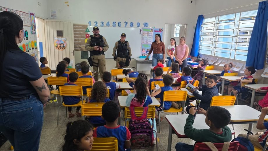 Alunos e motoristas participam de ações educativas do DEPTRAN em Três Lagoas