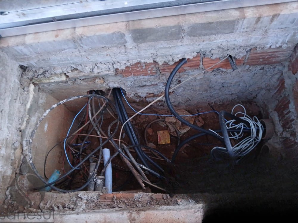 Furtos de cabos na Sanesul colocam 30 mil moradores sob risco de falta d'água
