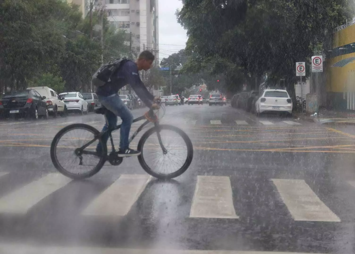 Alerta de Chuvas Fortes com Risco de Inundações e Raios Válido Até Sexta-Feira