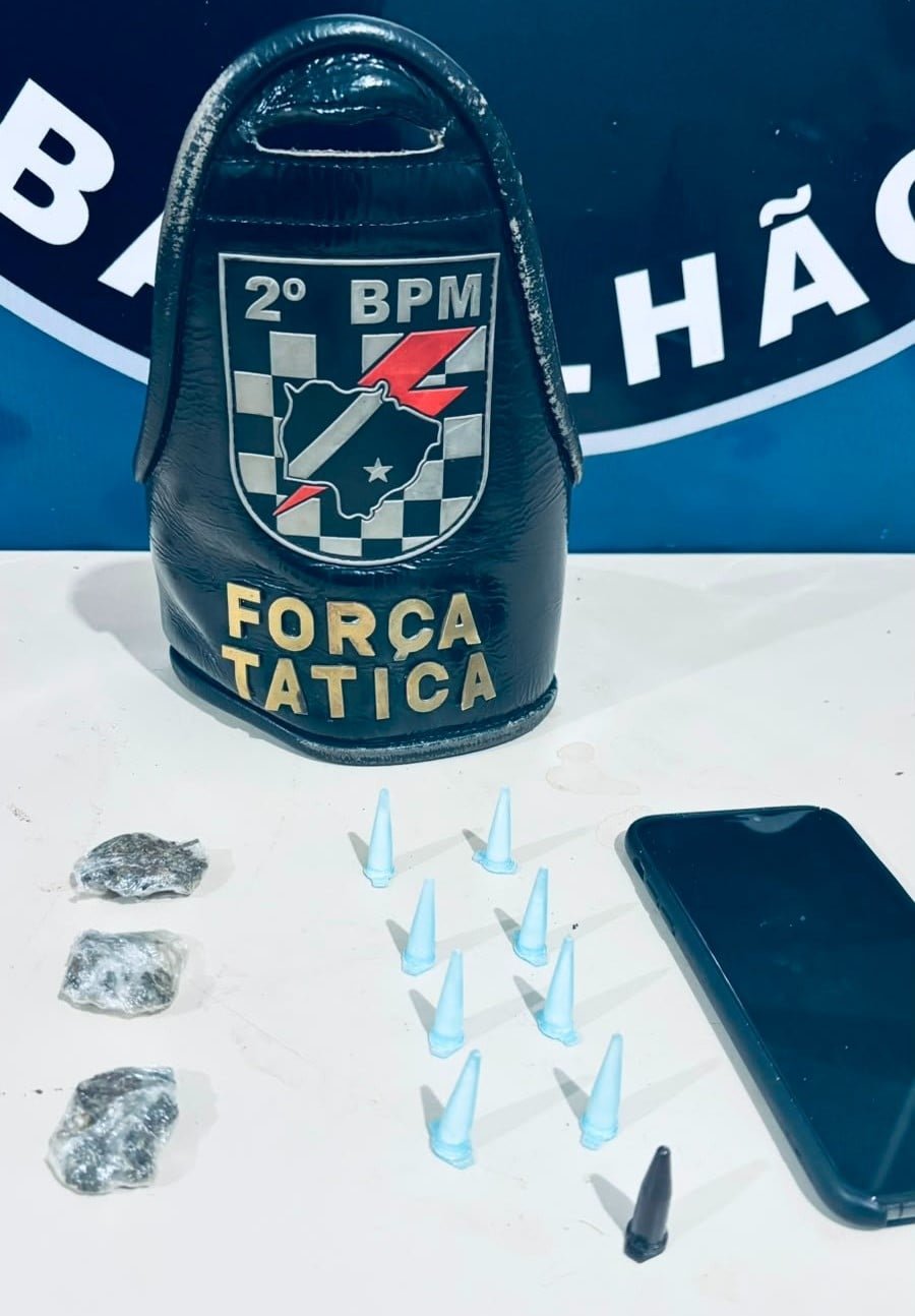 Adolescente é detido com drogas durante ronda da Força Tática