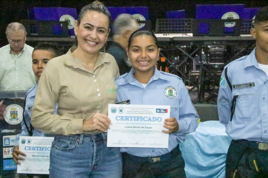 Alunos da Patrulha Mirim recebem certificados e brindes em Três Lagoas