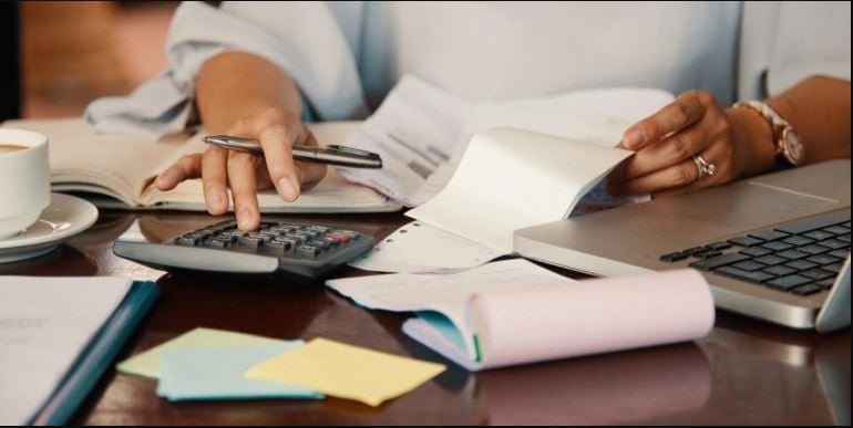 Início de ano desafiador: inflação e juros altos impactam o orçamento familiar