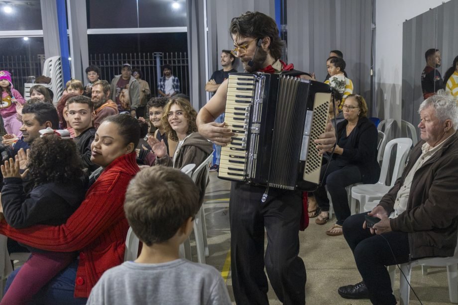 A 16ª temporada do programa Diversão em Cena tem início com expressivo público em Três Lagoas