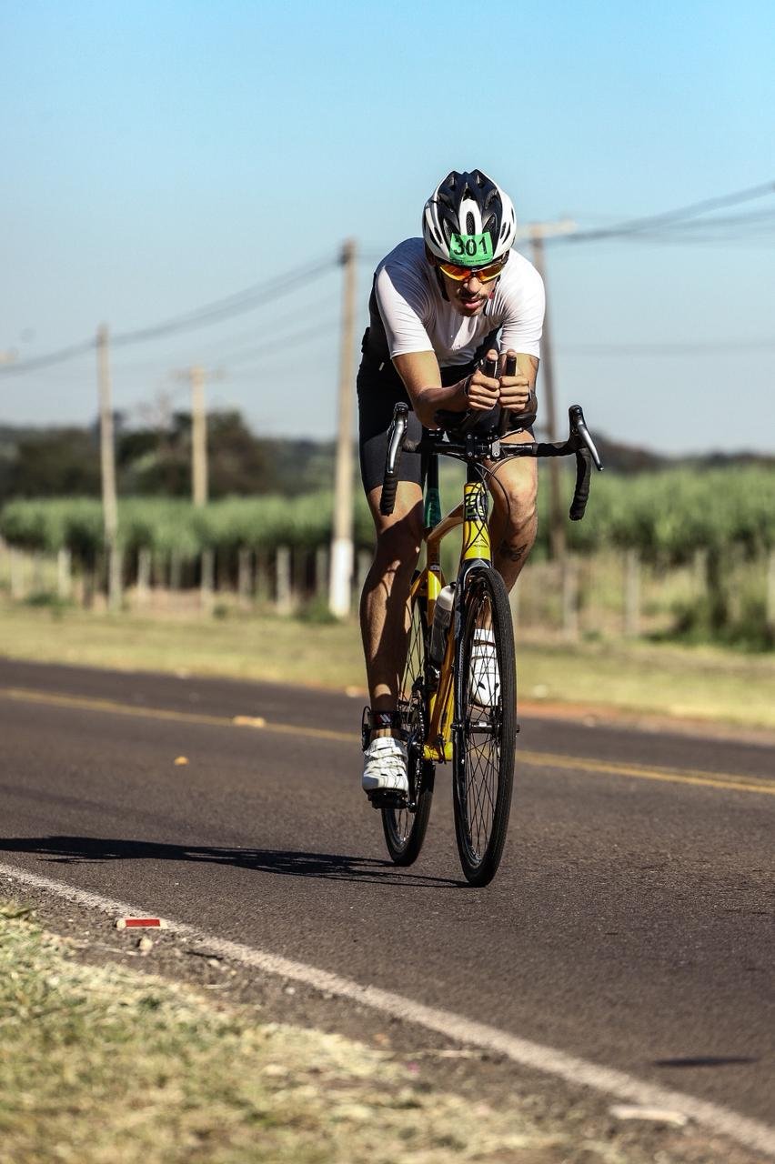 Jovem de Três Lagoas Mirando o Ironman 70.3 em Brasília Após Vitória em Buritama