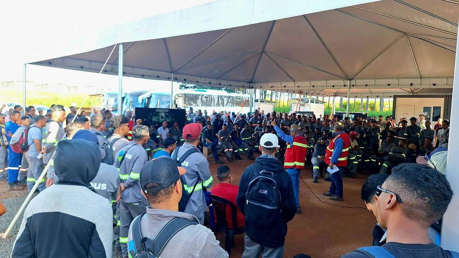 Paralisação mobiliza trabalhadores em Inocência e pressiona por reajuste salarial