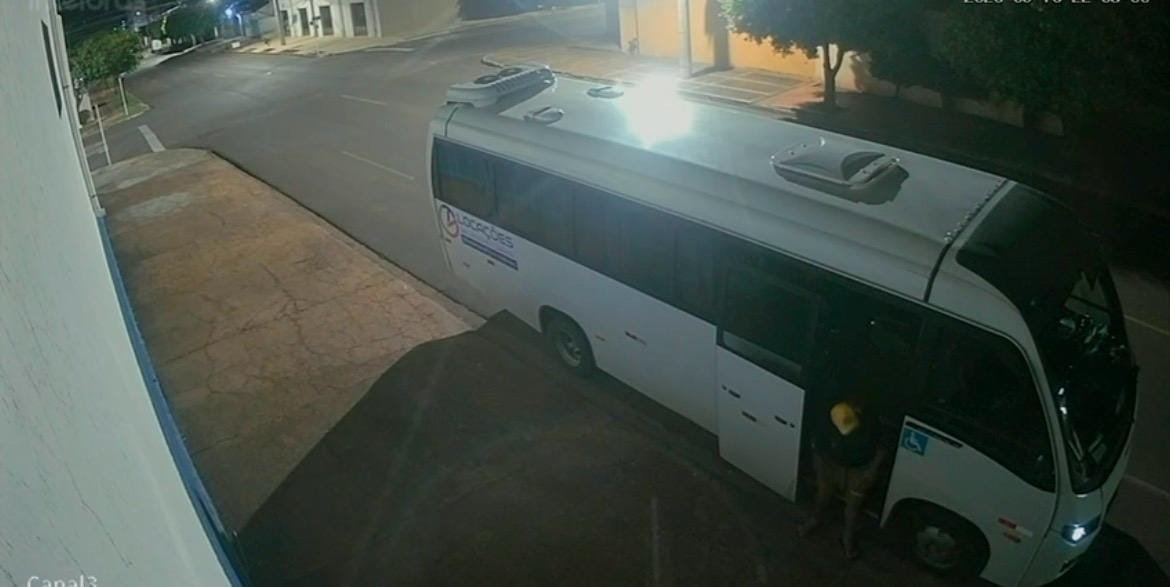 Polícia busca homem que praticou ato obsceno contra jovem na Vila Nova