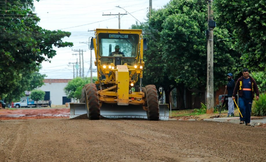 Obras de drenagem e pavimentação progridem nos bairros Itamaraty, Jardim Nossa Senhora de Fátima, Jardim Eunice e Vila Alegre