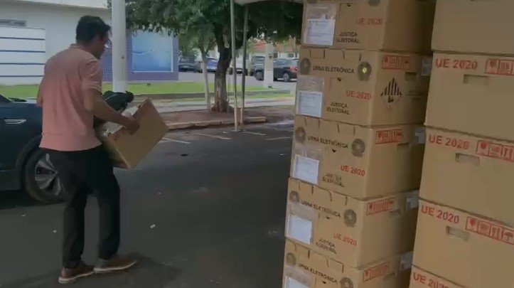Fórum Eleitoral de Três Lagoas recebe urnas e materiais do segundo turno