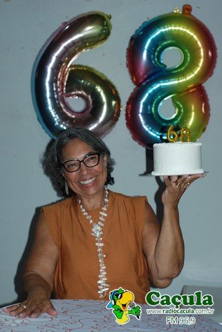 Alegria e Celebração: Audenora de Souza Gonzaga comemora seus 68 anos