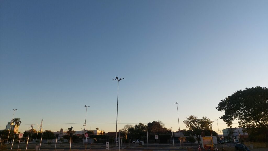 Frente Fria Ameaça Três Lagoas com Possíveis Tempestades neste Sábado